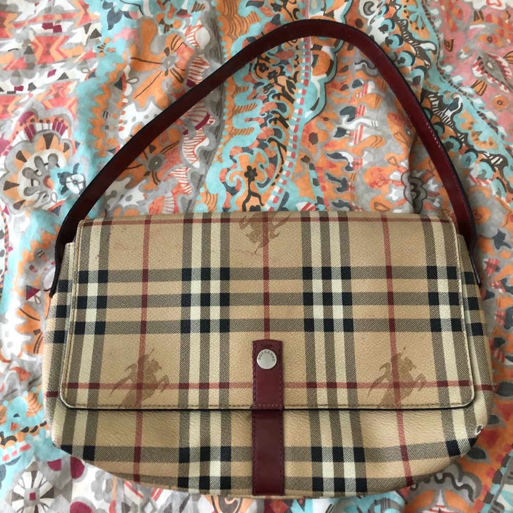 Burberry shoulder bag GUC
